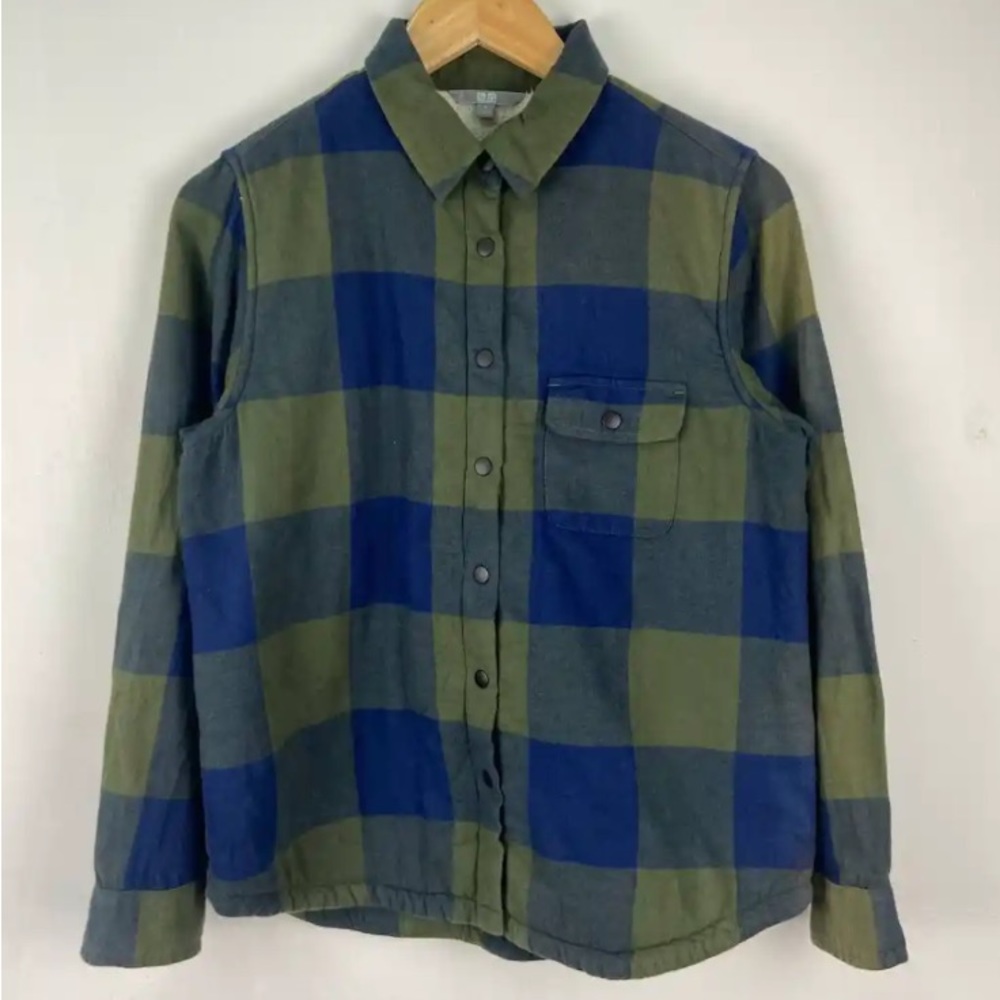 Uniqlo Fleece Lined Plain Flannel in Size Large